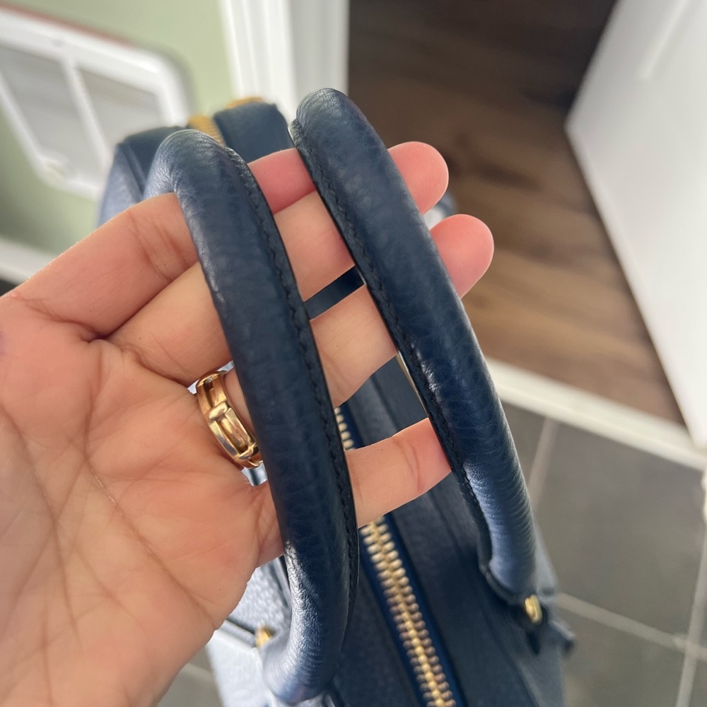 Prada bag - Picture 3 of 11
